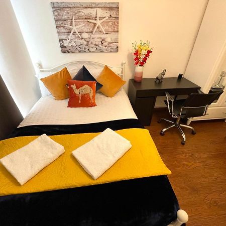 London Stratford Luxury House, 5 Minutes Walk Station, Westfield, 3 Bedrooms 3 Bathrooms, Reception, Garden, Parking Εξωτερικό φωτογραφία
