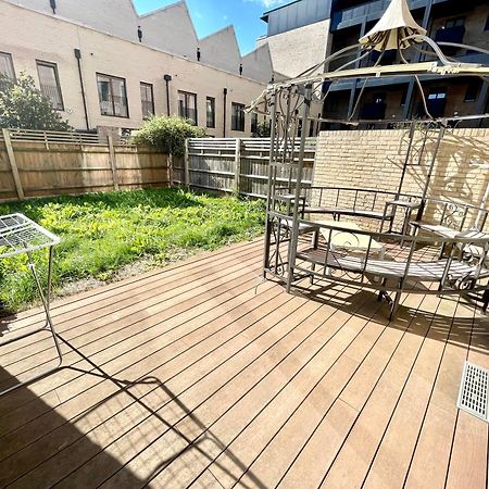London Stratford Luxury House, 5 Minutes Walk Station, Westfield, 3 Bedrooms 3 Bathrooms, Reception, Garden, Parking Εξωτερικό φωτογραφία