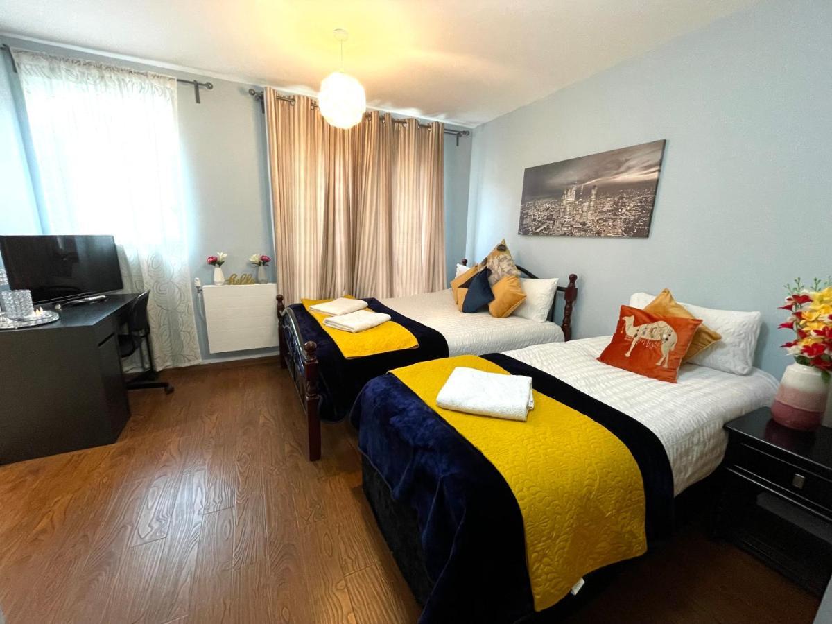 London Stratford Luxury House, 5 Minutes Walk Station, Westfield, 3 Bedrooms 3 Bathrooms, Reception, Garden, Parking Εξωτερικό φωτογραφία