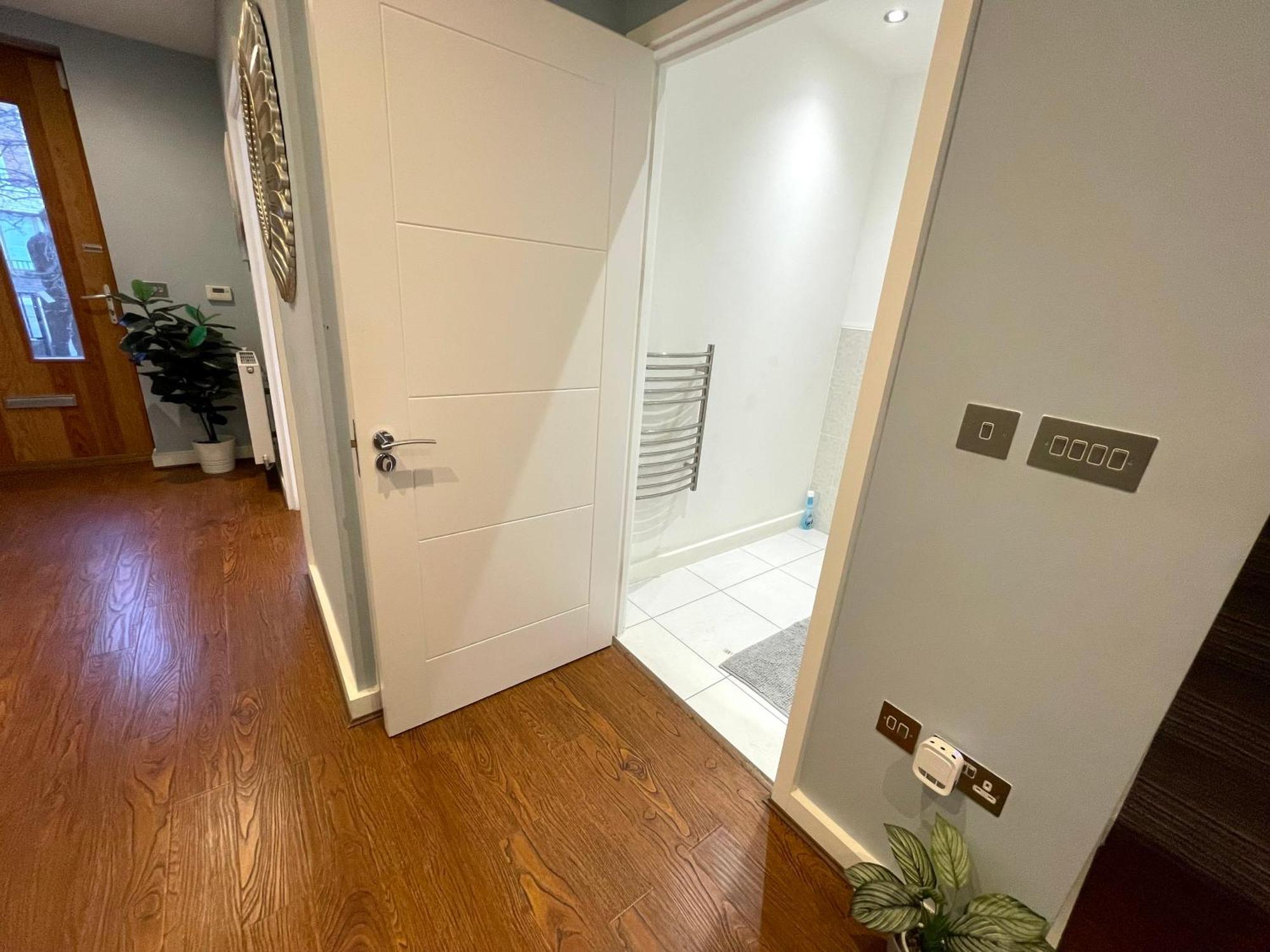 London Stratford Luxury House, 5 Minutes Walk Station, Westfield, 3 Bedrooms 3 Bathrooms, Reception, Garden, Parking Εξωτερικό φωτογραφία