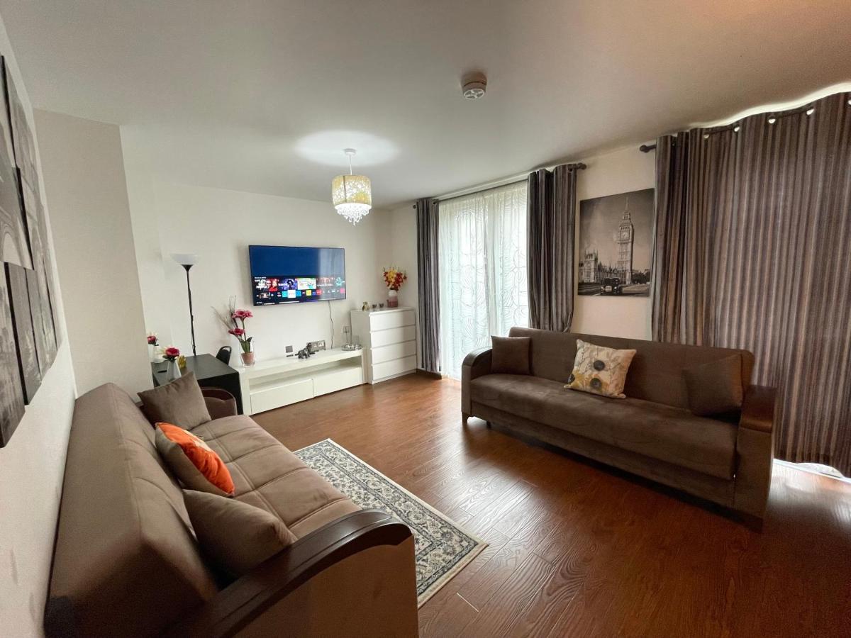 London Stratford Luxury House, 5 Minutes Walk Station, Westfield, 3 Bedrooms 3 Bathrooms, Reception, Garden, Parking Εξωτερικό φωτογραφία