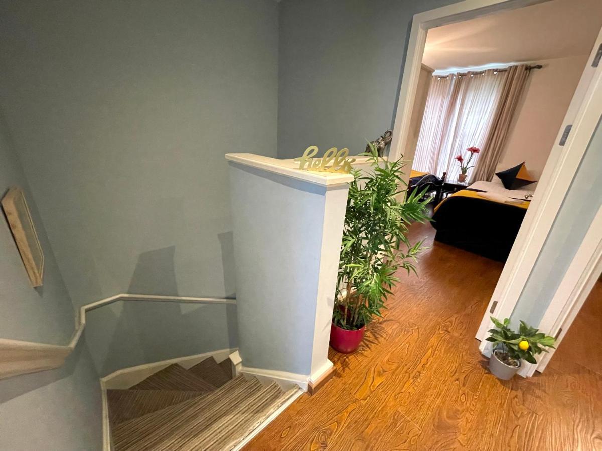 London Stratford Luxury House, 5 Minutes Walk Station, Westfield, 3 Bedrooms 3 Bathrooms, Reception, Garden, Parking Εξωτερικό φωτογραφία