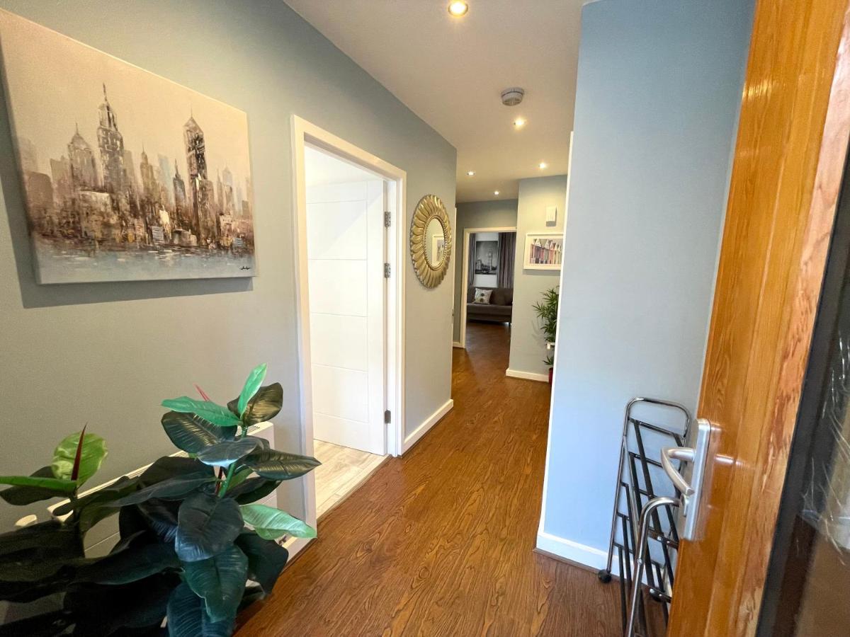 London Stratford Luxury House, 5 Minutes Walk Station, Westfield, 3 Bedrooms 3 Bathrooms, Reception, Garden, Parking Εξωτερικό φωτογραφία