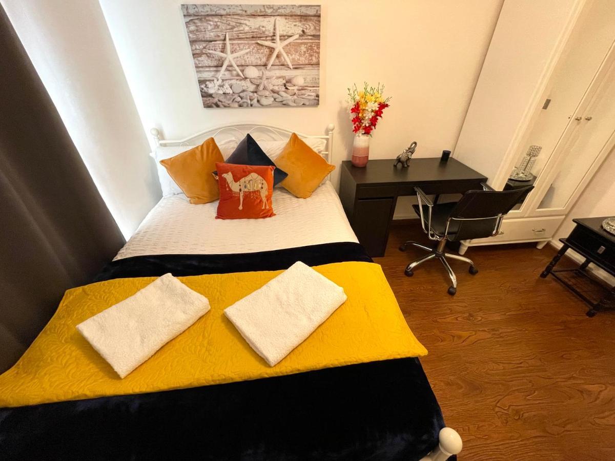 London Stratford Luxury House, 5 Minutes Walk Station, Westfield, 3 Bedrooms 3 Bathrooms, Reception, Garden, Parking Εξωτερικό φωτογραφία
