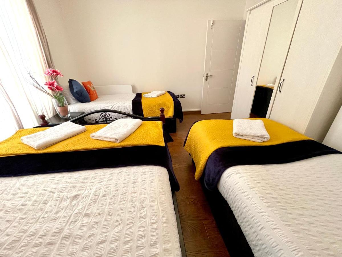 London Stratford Luxury House, 5 Minutes Walk Station, Westfield, 3 Bedrooms 3 Bathrooms, Reception, Garden, Parking Εξωτερικό φωτογραφία